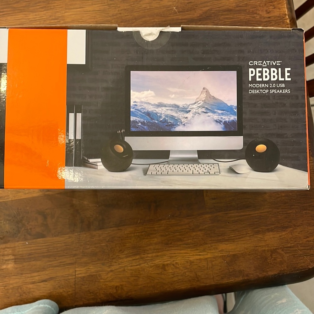 Desktop speakers